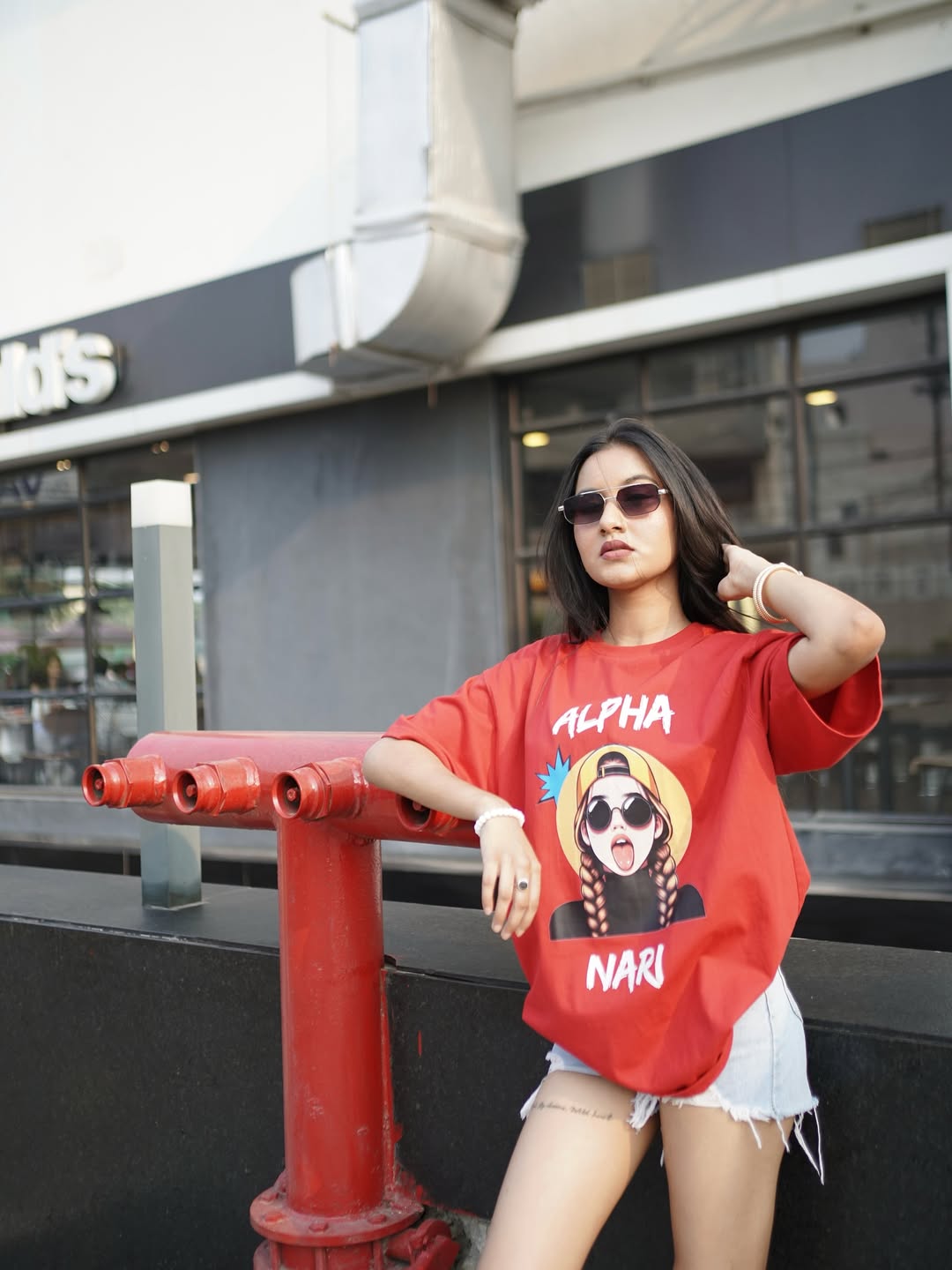 Alpha Nari Pop Art | Women’s Oversized Classic T-Shirt